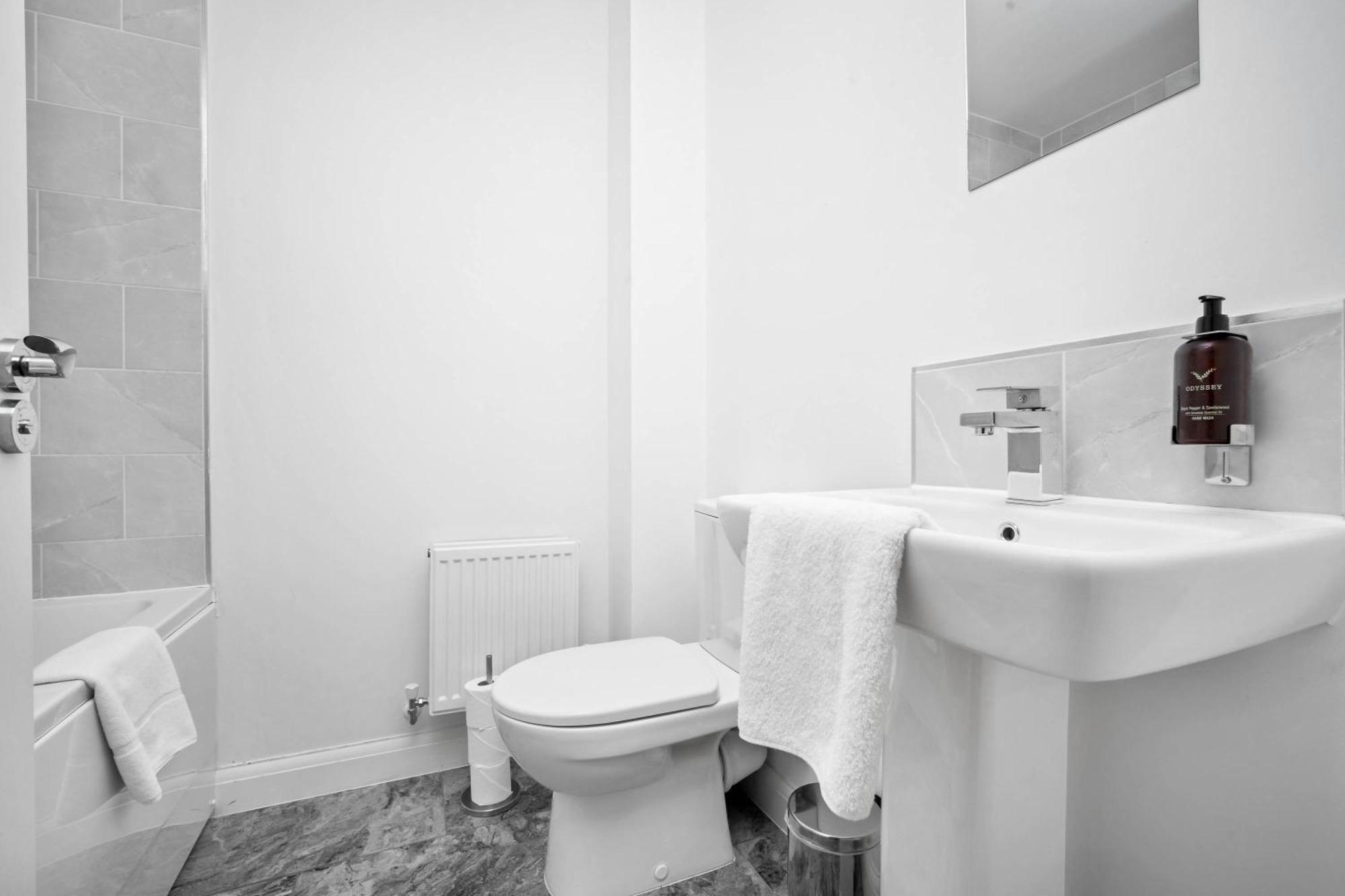 ברמינגהאם Luxury City Centre 5 Bed House With En-Suite, Bbq, On-Site Parking By Azura Nights מראה חיצוני תמונה